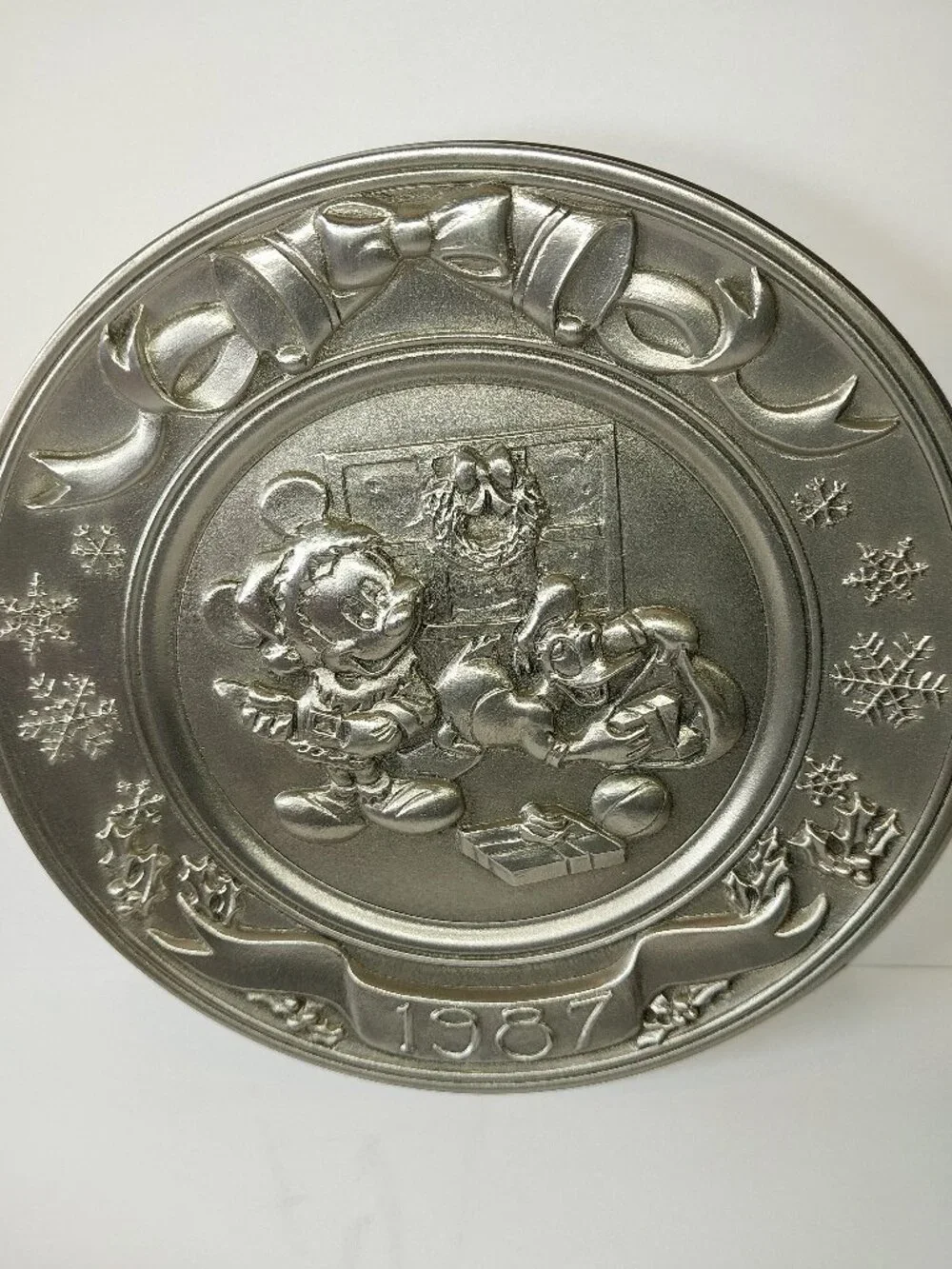 Christmas Hudson Disney Pewter Plate 